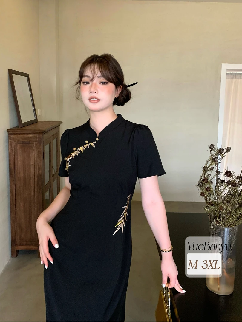 月半鱼【松间月】复古刺绣立领改良款新中式旗袍国风气质开叉连衣裙