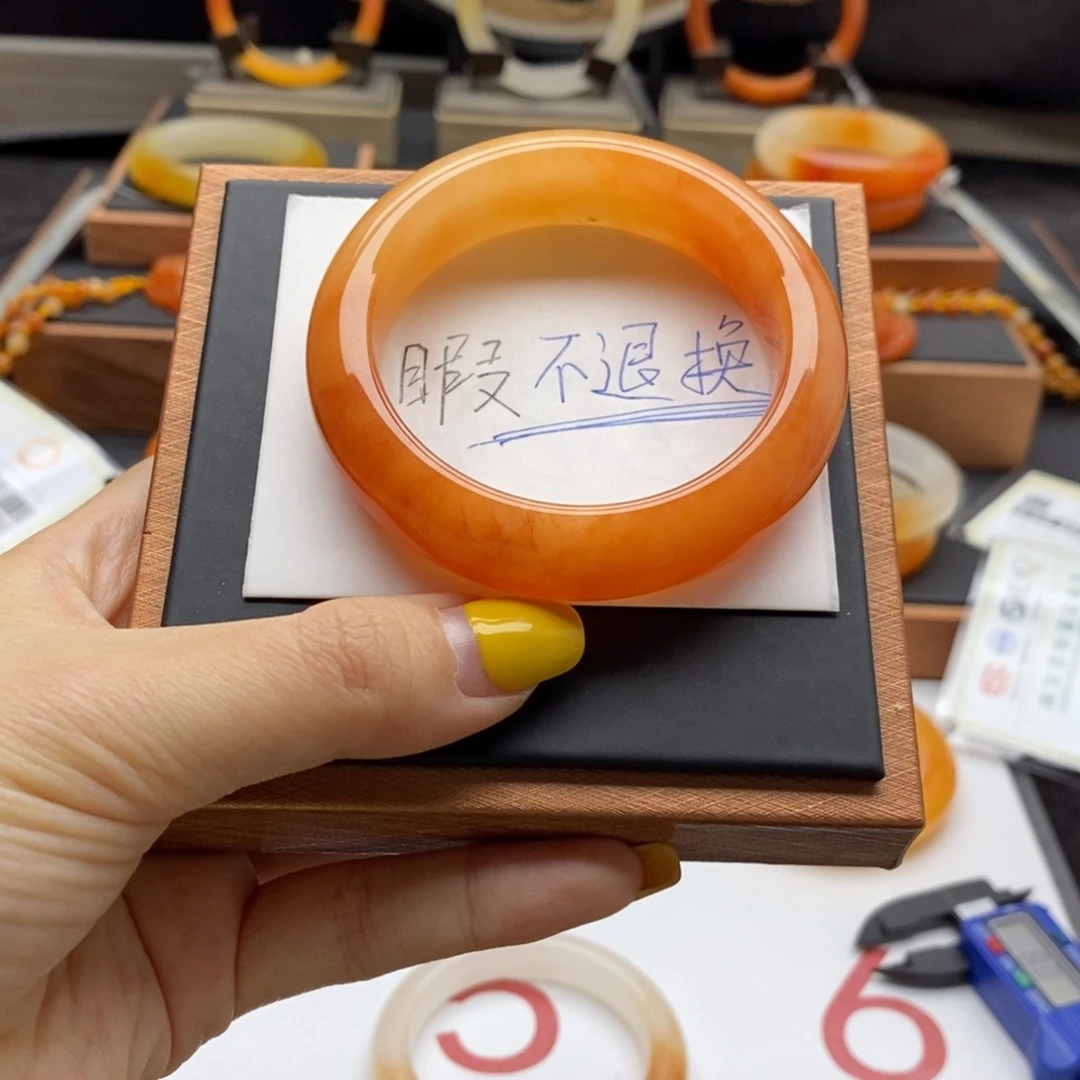 石英质玉（黄龙玉）未镶嵌手镯