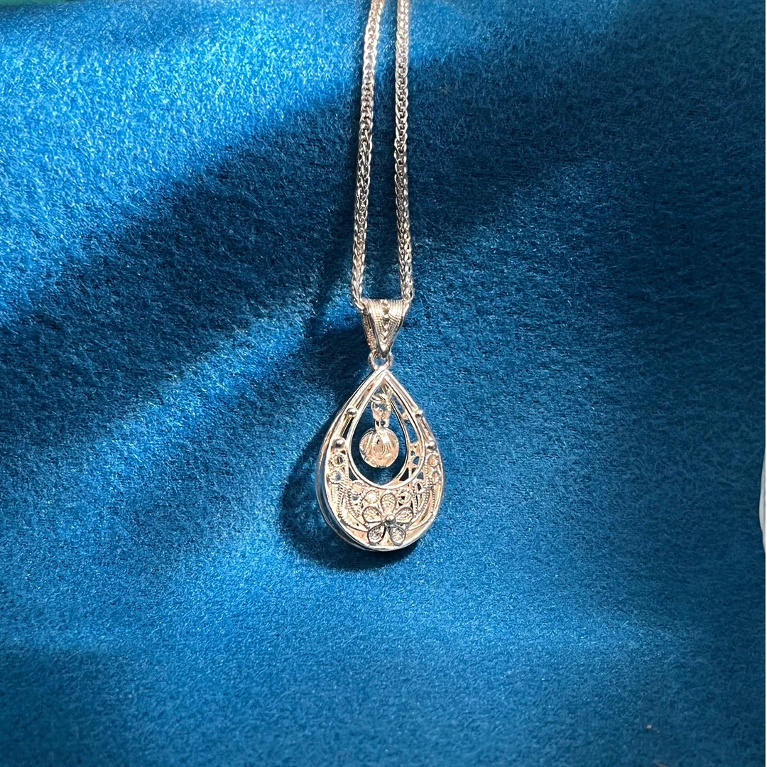 坠链均足银  足银纯手工  花丝镂空水滴绣球套链