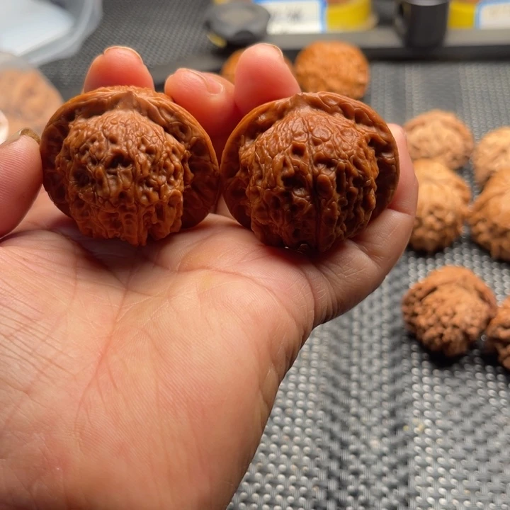 文玩核桃把件全品血麒麟44