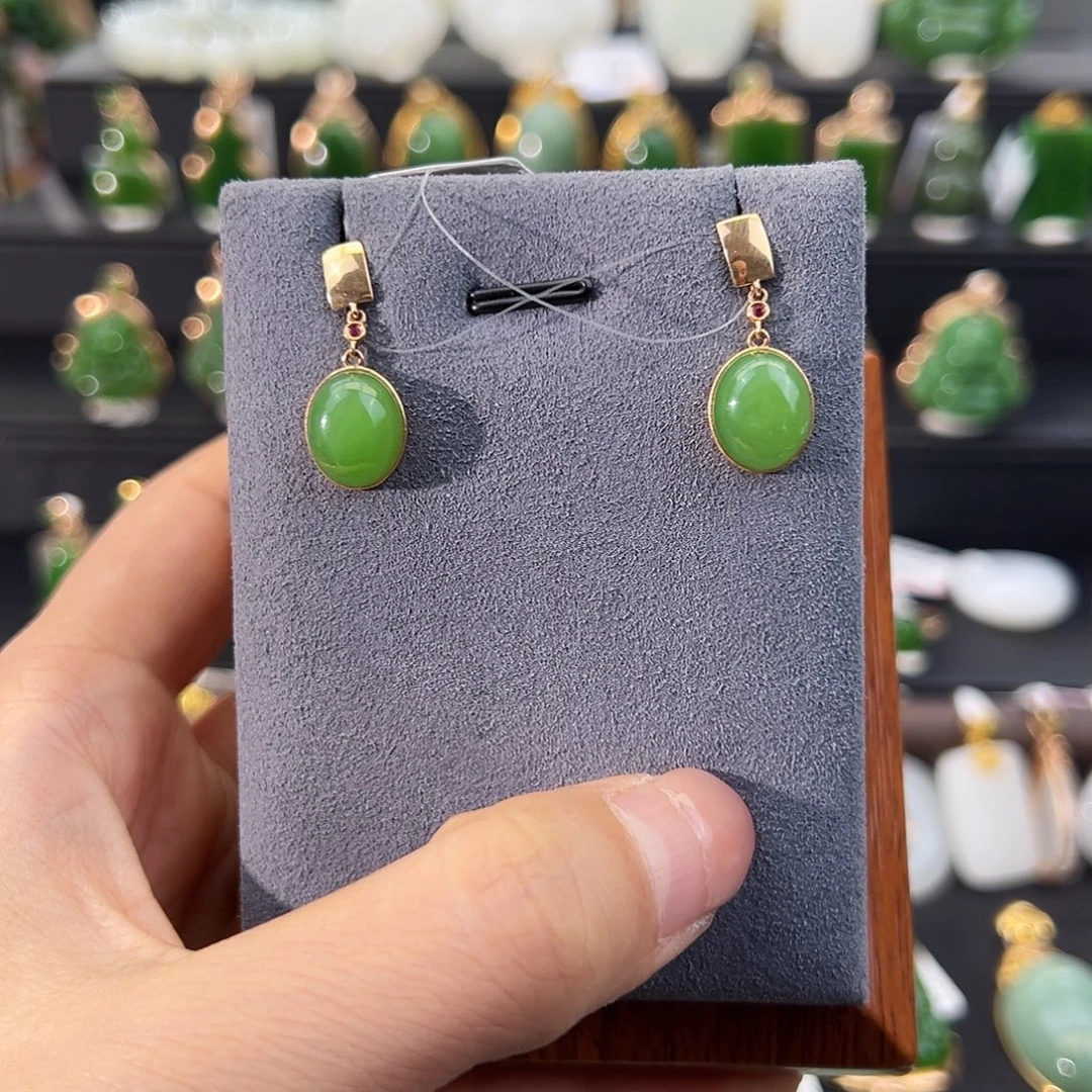 和田玉18K金镶嵌耳饰