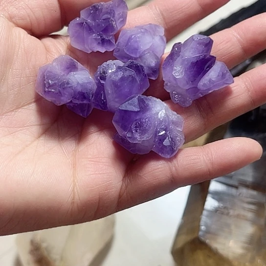 水晶天然水晶原石未镶嵌月***?