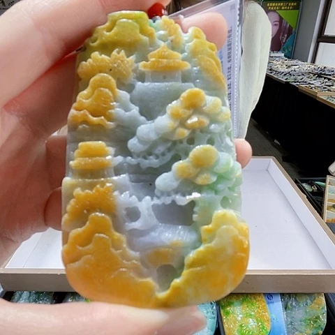 翡翠未镶嵌颈饰翡翠