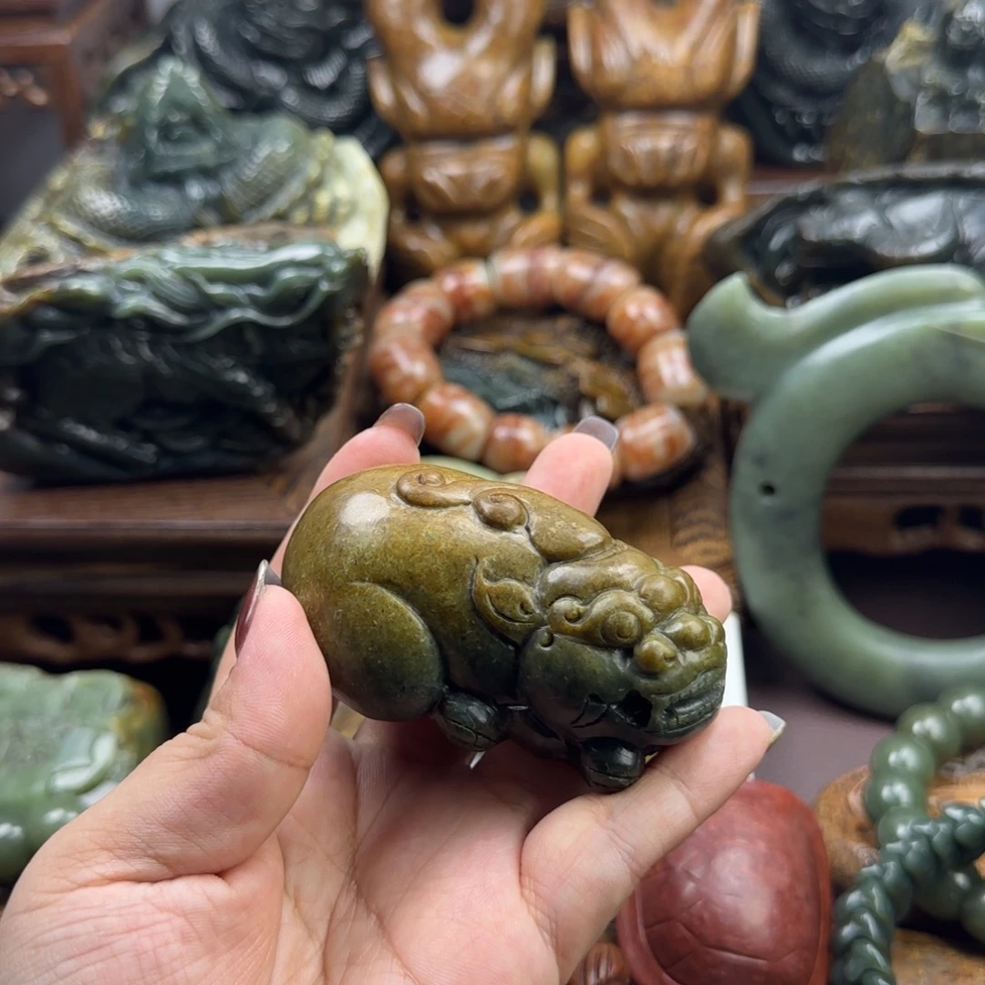 向***生透闪石质玉未镶嵌珠宝奇石