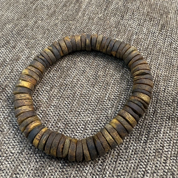 奇楠沉香单圈片珠 8g  09品相好 随形多样性发一