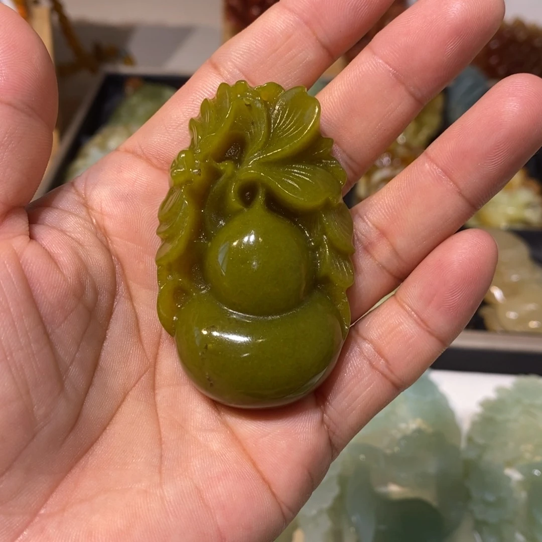 福***顺未镶嵌蛇纹石玉颈饰