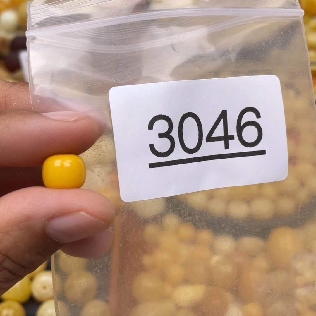 琥珀珠宝奇石未镶嵌菠***萝