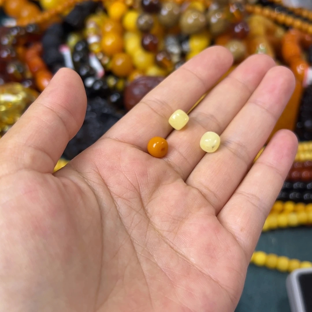 未镶嵌琥珀珠宝奇石919