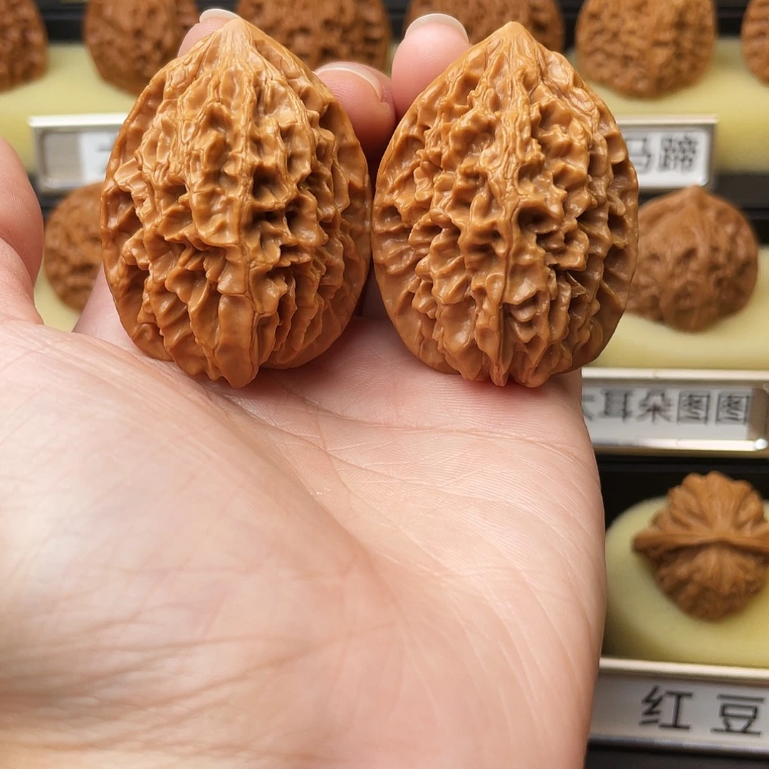 文玩核桃吊坠招财鼠37尺304