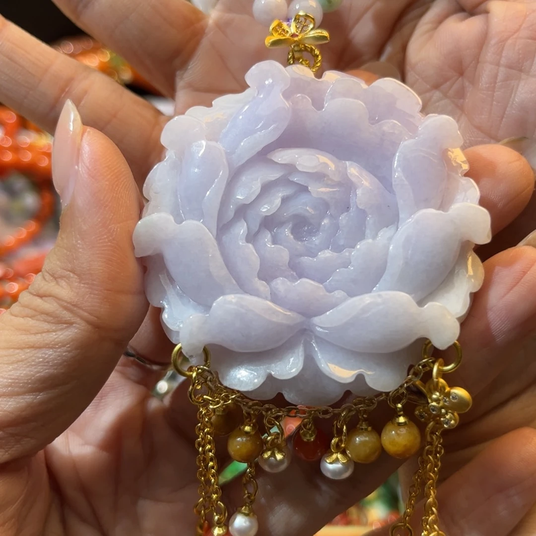 翡翠未镶嵌颈饰待编织