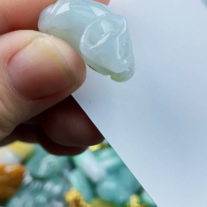 翡翠未镶嵌颈饰好