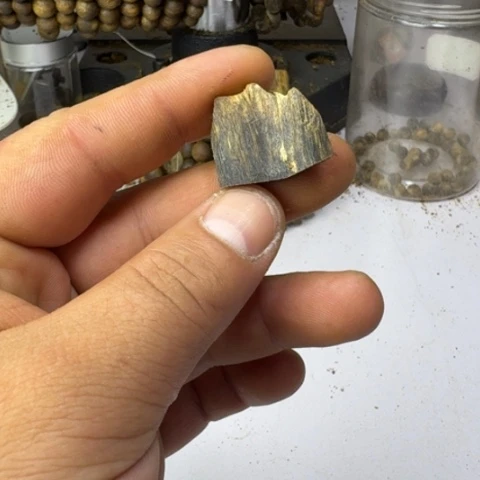 线香奣绿奇楠沉香原材料