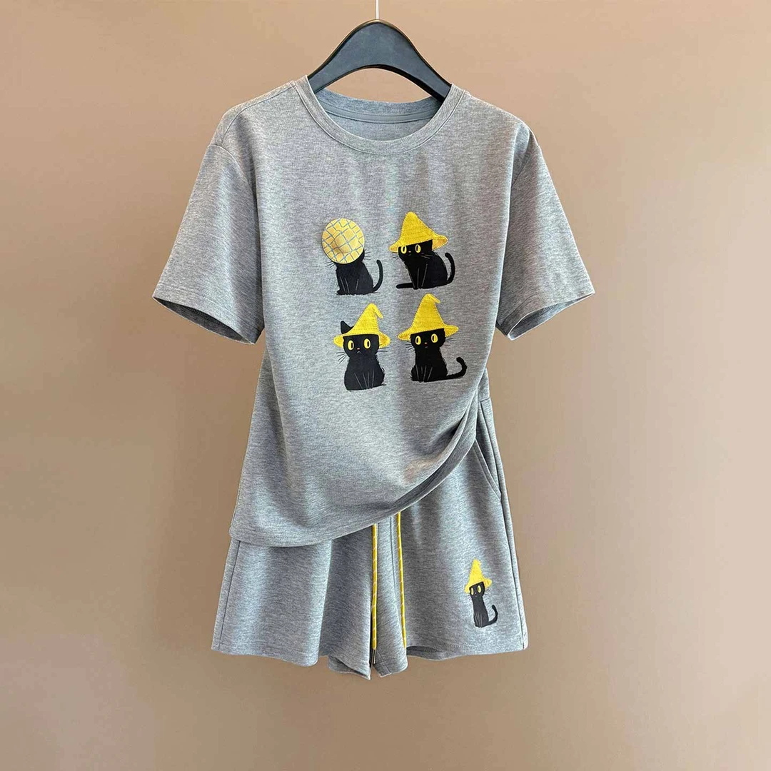 网红爆款时尚套装女夏季新款宽松圆领刺绣印花短袖阔腿短裤两件套