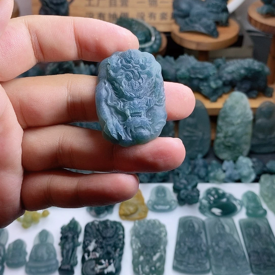 定制翡翠未镶嵌龙牌