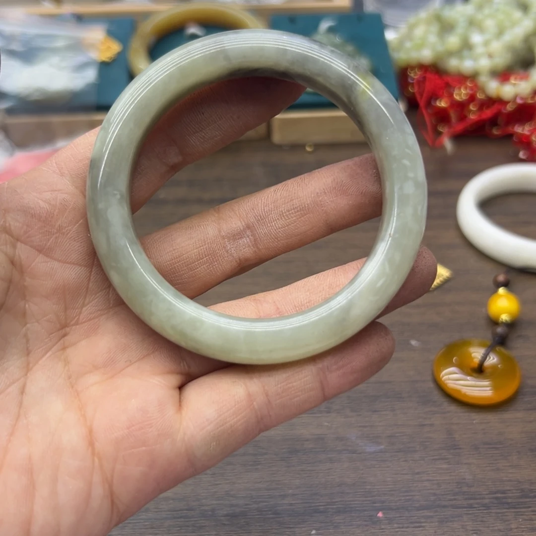 和田玉未镶嵌手镯58.4圈围1397