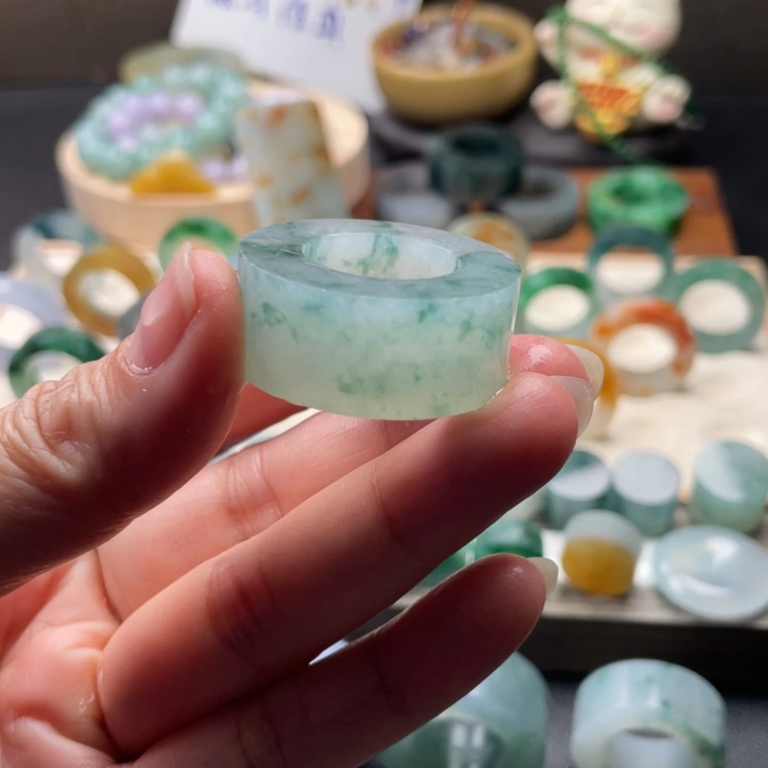 定制翡翠未镶嵌翡翠