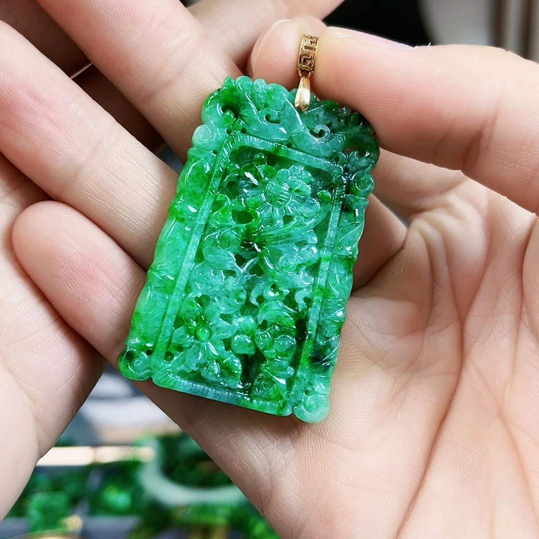 翡翠颈饰18K金镶嵌吊坠