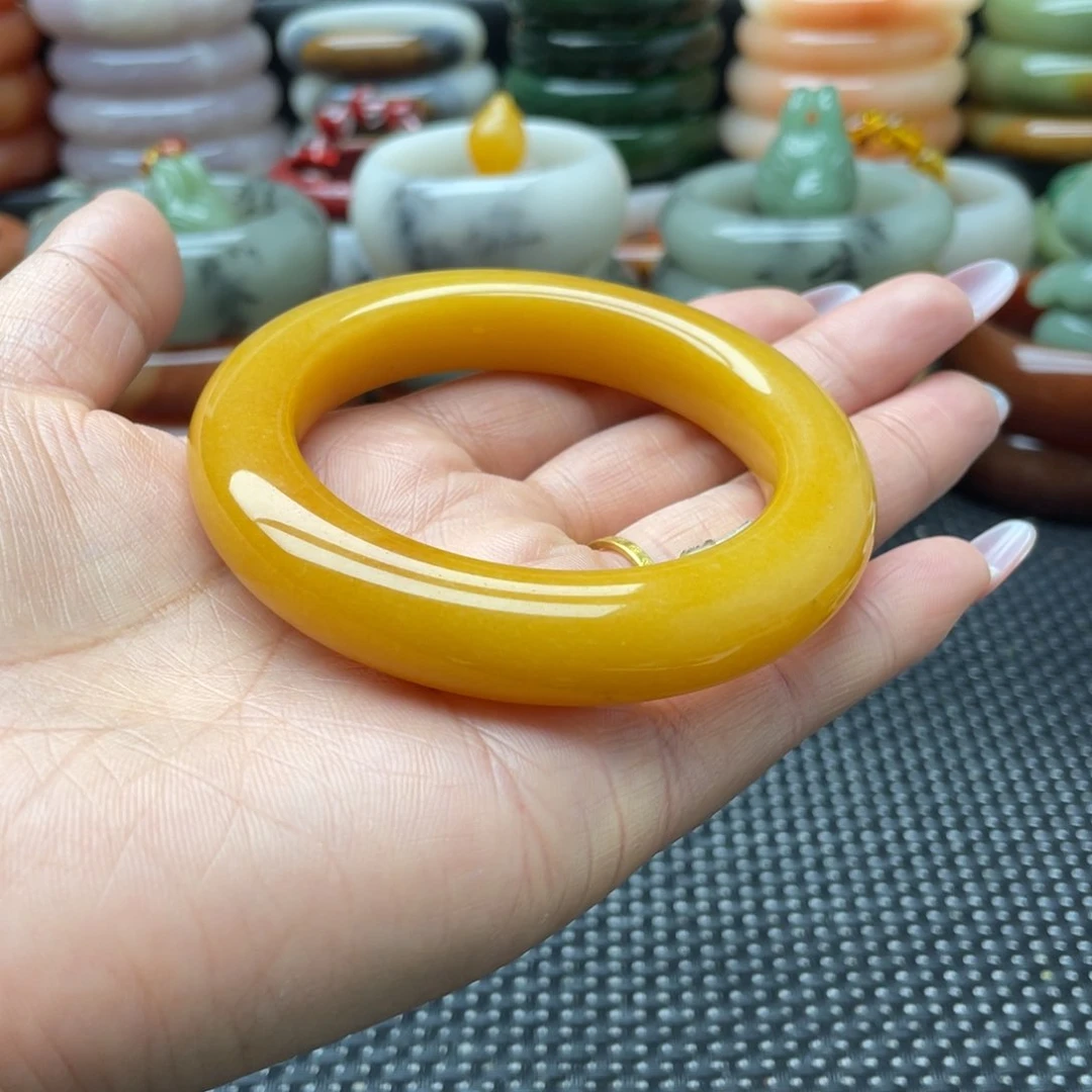 未镶嵌长石玉手镯