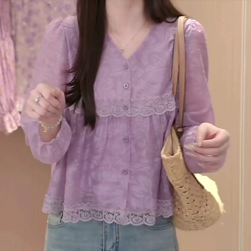 V领碎花衬衫女2025新款设计感正肩小衫宽松遮肚子上衣长袖气质