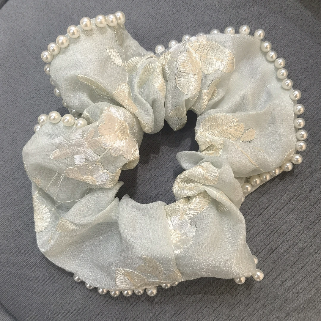 E109绿色刺绣圈珠肠圈