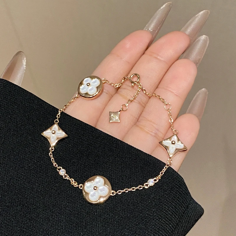 925银合成锆石手链 简约大气时尚高级感轻奢四叶花手链A3209