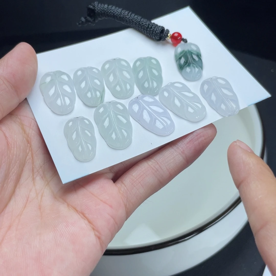 颈饰未镶嵌翡翠叶子