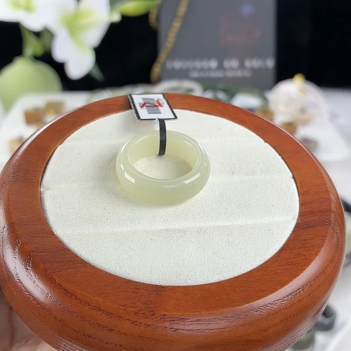 和田玉（糖玉）未镶嵌戒指i140晴水轮胎18.4不退换