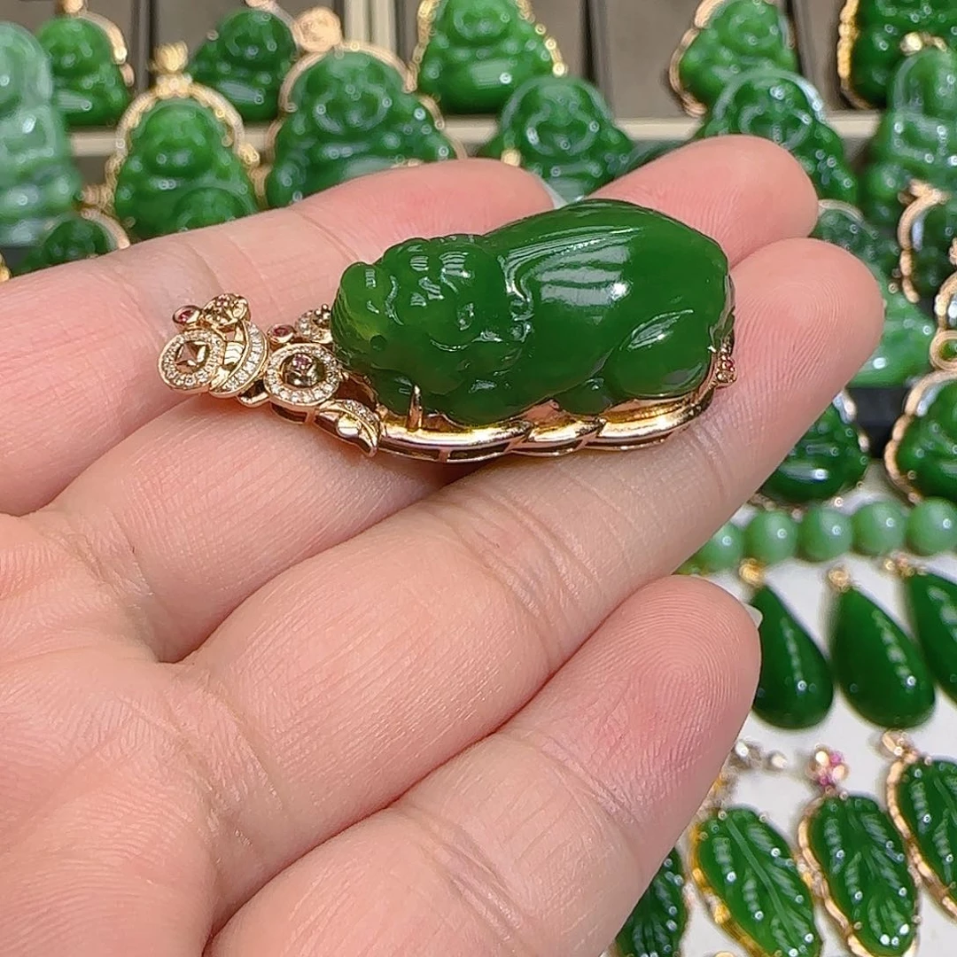 和田玉吊坠(不含链)18K金镶嵌