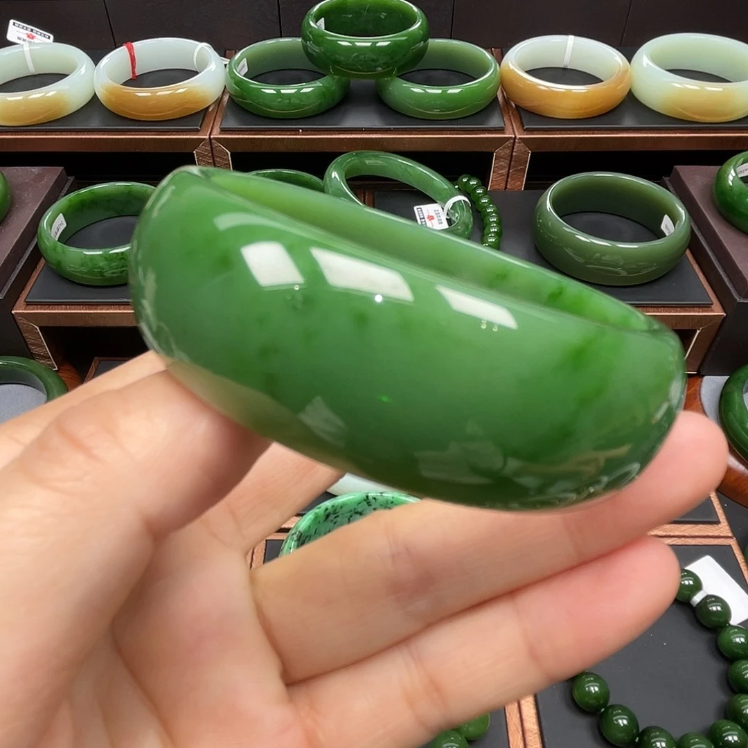 和田玉未镶嵌手镯