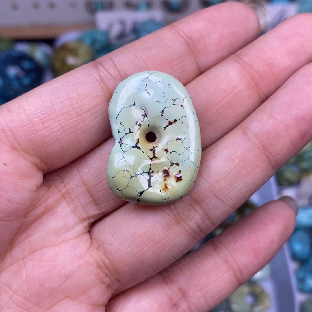 绿松石未镶嵌挂件