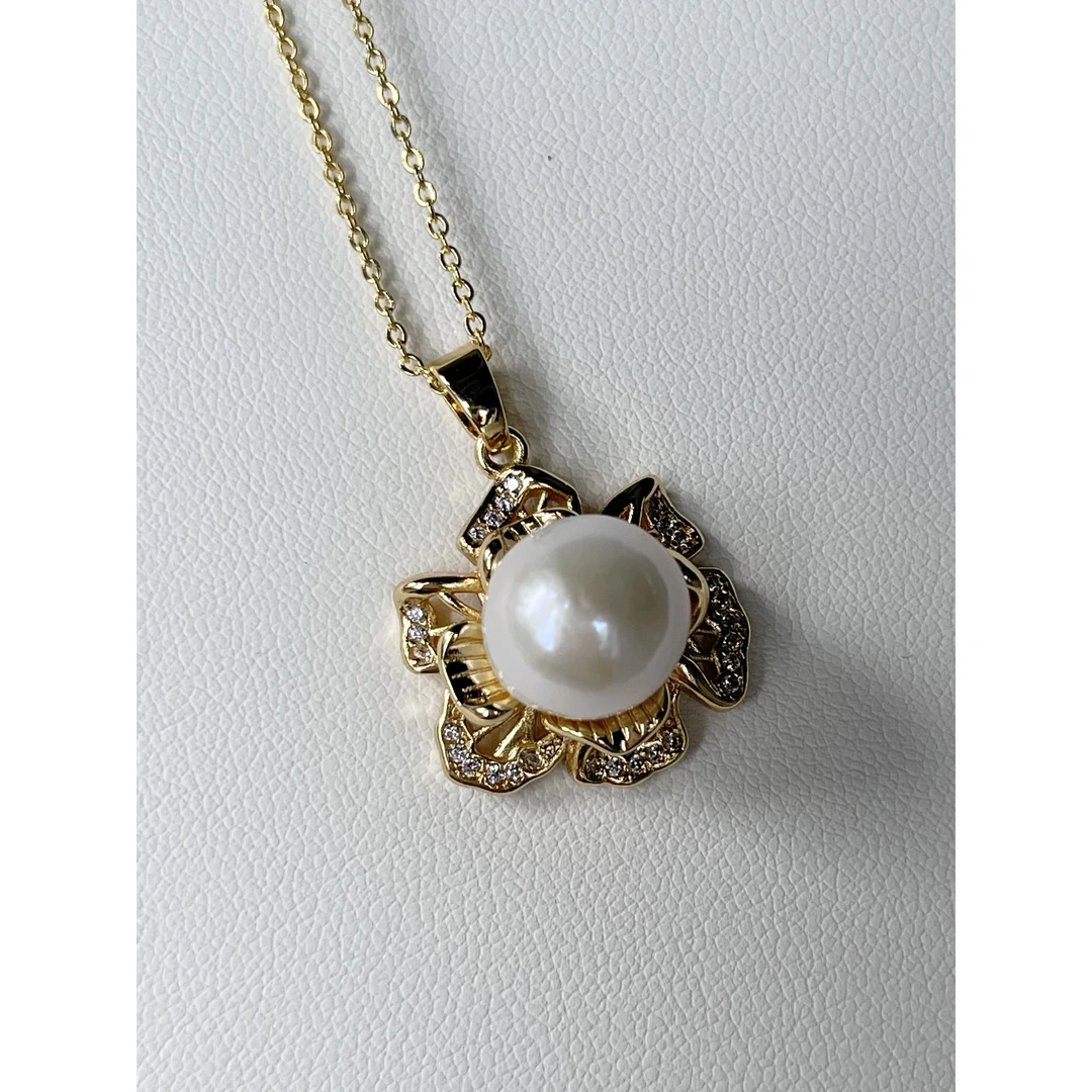 坠链均925银仿 RURI 气质百搭花瓣包边白色珠珠项链 367