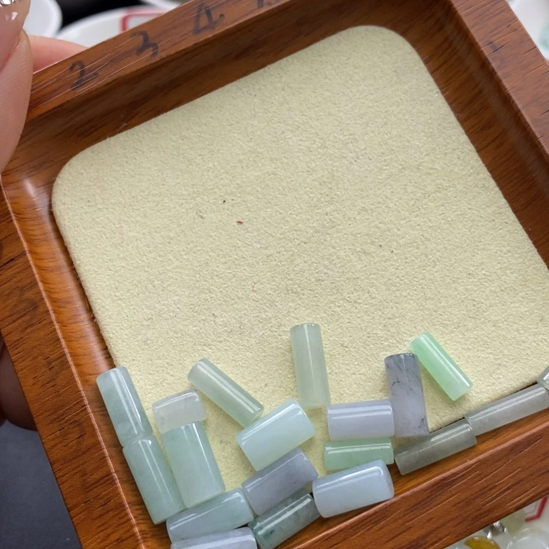 翡翠颈饰未镶嵌38一个可挑