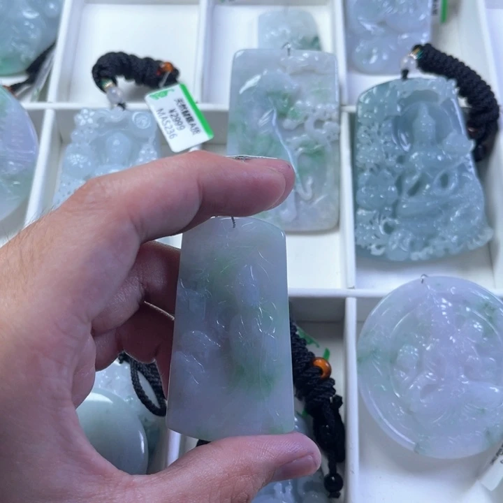 翡翠未镶嵌颈饰078