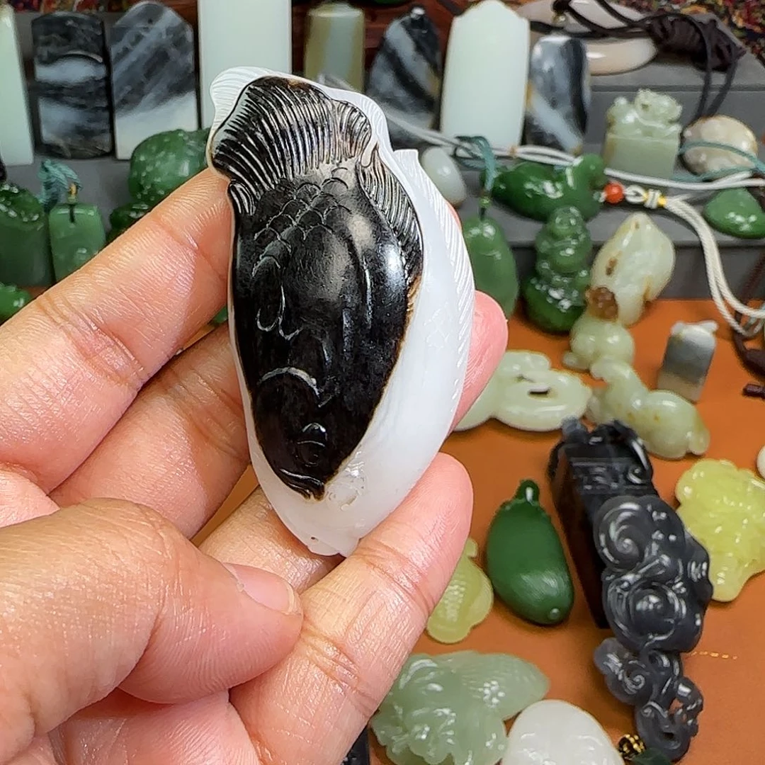 和田玉颈饰未镶嵌石***狂