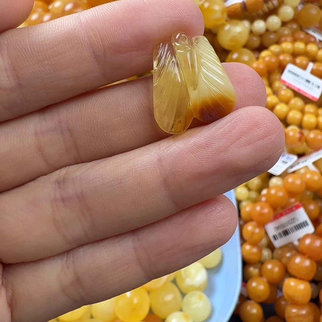 琥珀未镶嵌珠宝奇石