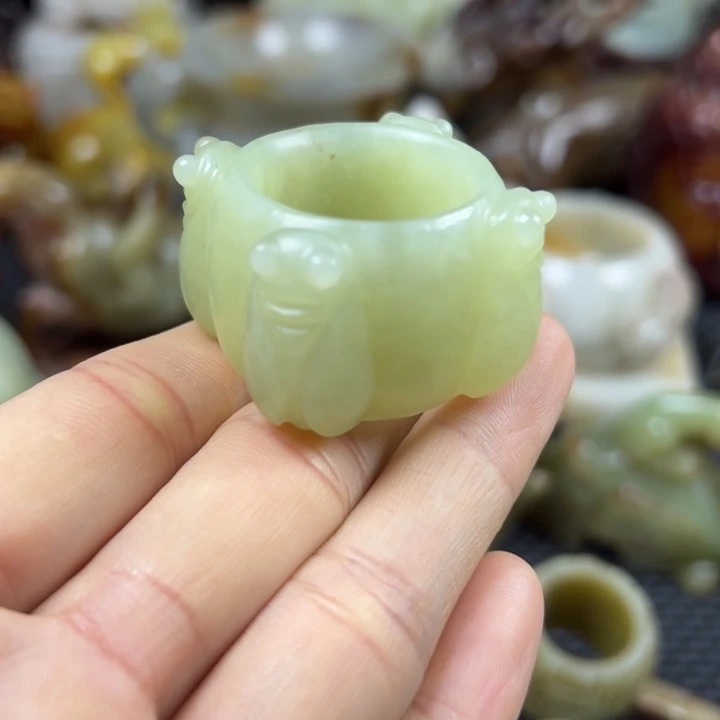 和田玉未镶嵌挂件