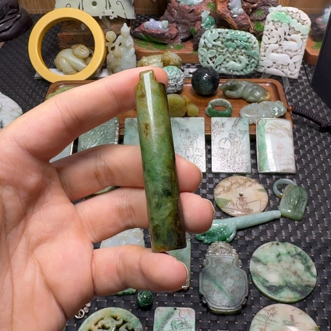 云***妈翡翠未镶嵌颈饰翡翠颈饰未镶嵌