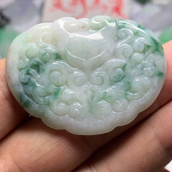 翡翠未镶嵌吊坠(赠链)