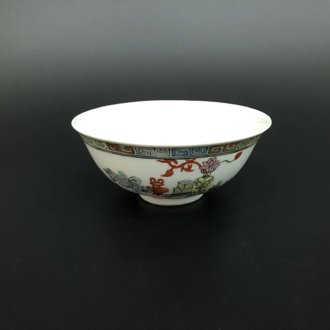 A02367 民国粉彩博古花卉纹杂宝碗 口径11.7cm高5cm