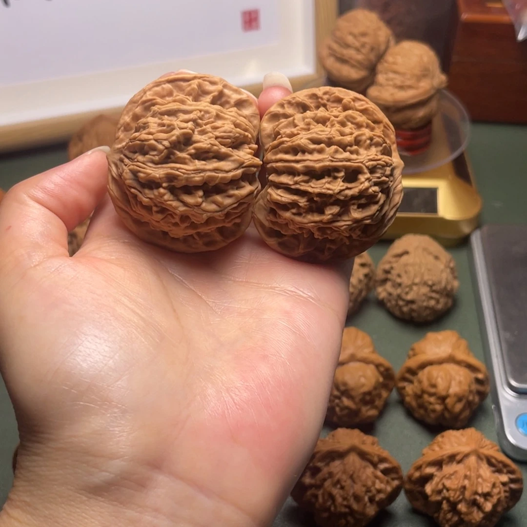 文玩核桃吊坠盘龙纹46尺