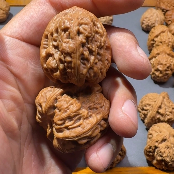 文玩核桃吊坠阿*蛤蟆