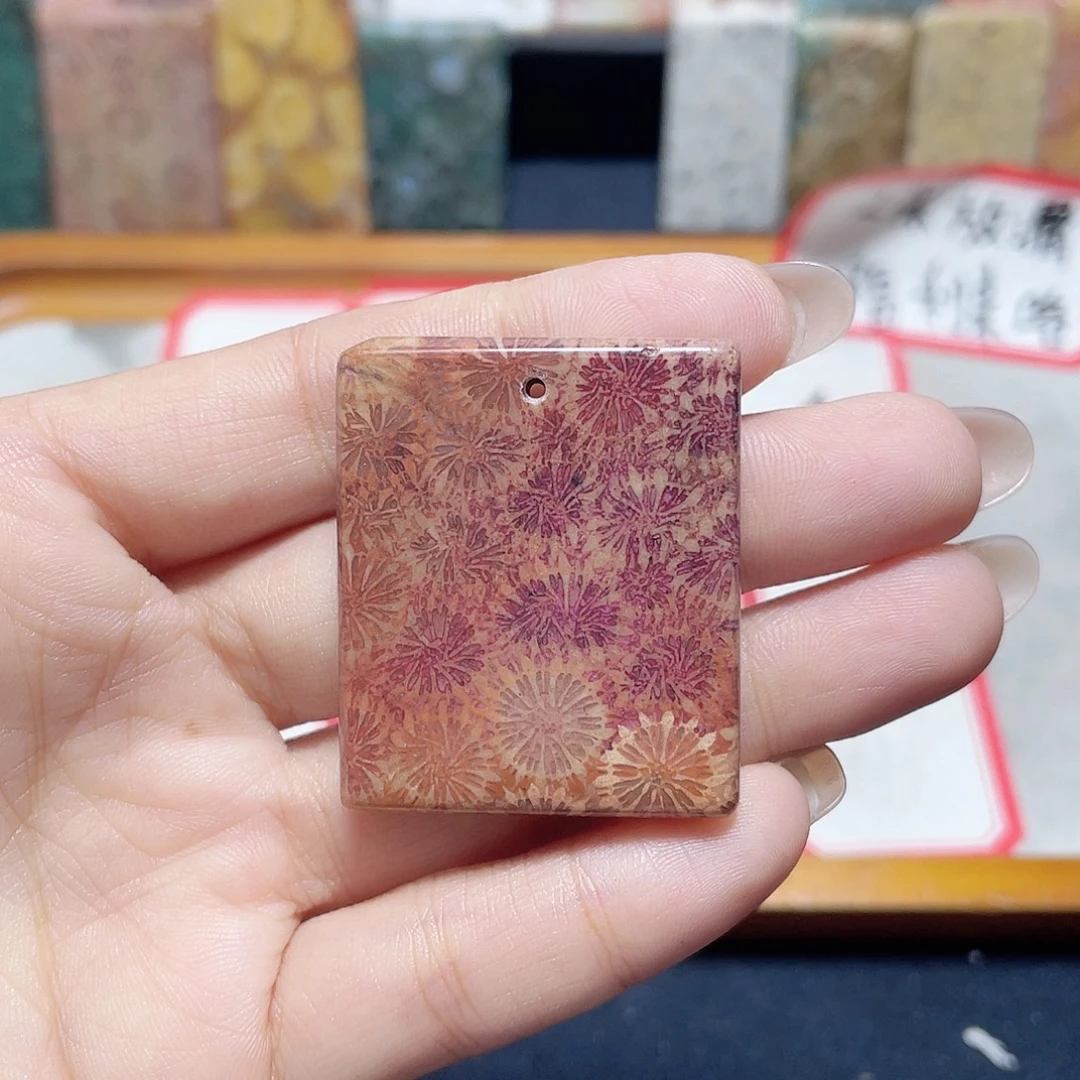 硅化珊瑚（珊瑚玉）合金颈饰