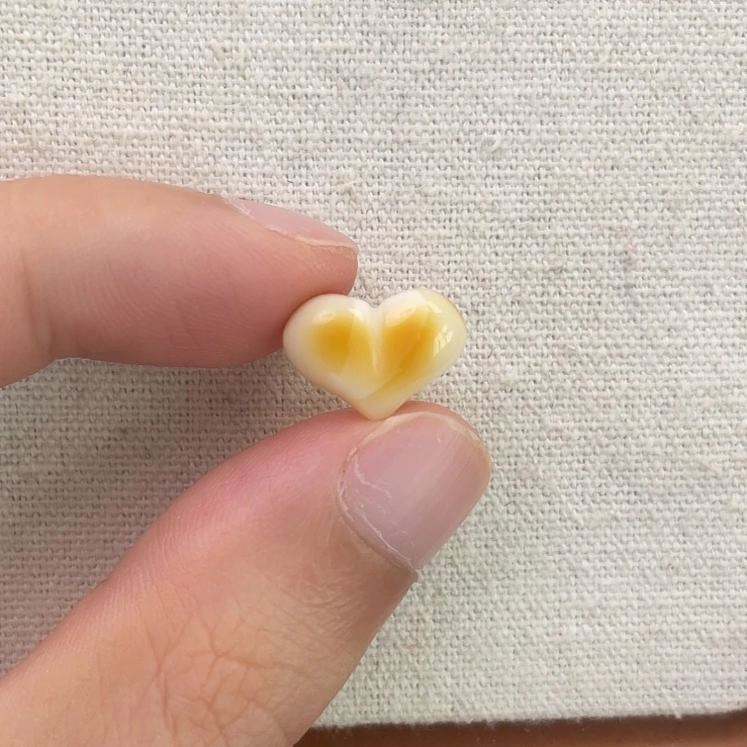 琥珀未镶嵌珠宝奇石屁桃