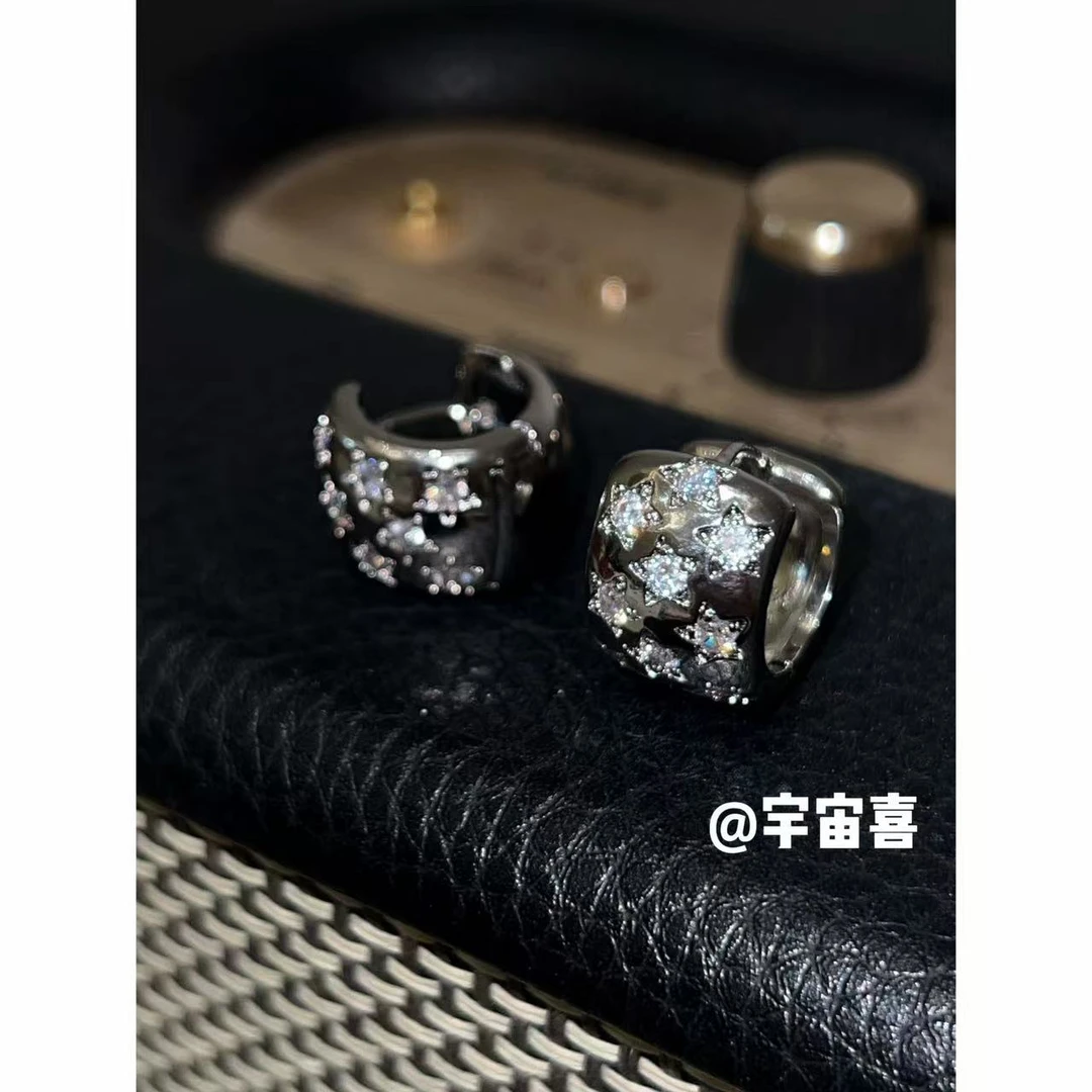 铜合金锆石耳饰  L5-086【宽面五角星白锆金属极简耳扣】银色