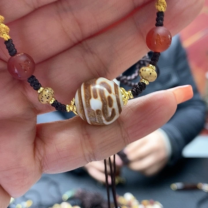 玛瑙/玉髓颈饰合金