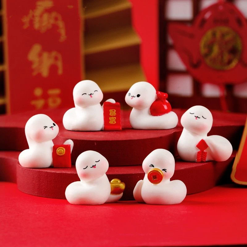 微景观新年可爱小蛇国潮公仔手办饰品配件生肖蛇年车载桌面小摆件