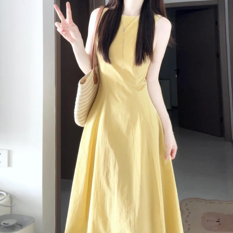 2766多巴胺无袖背心吊带黄色连衣裙子女夏季2025新款爆款掐腰长裙