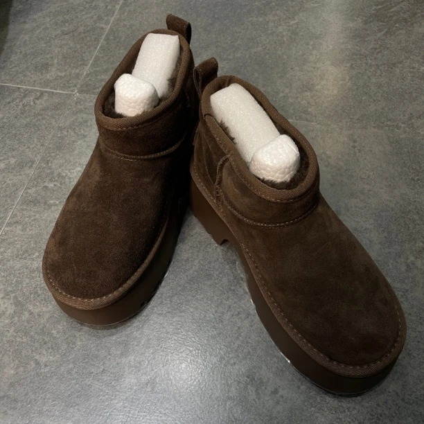 君家纯色带跟加绒雪地靴