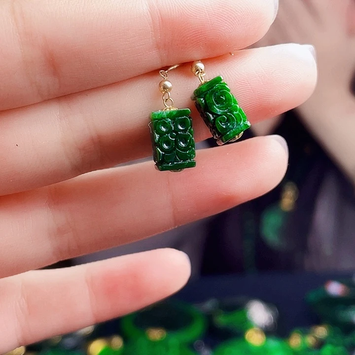 翡翠18K金镶嵌颈饰多样性