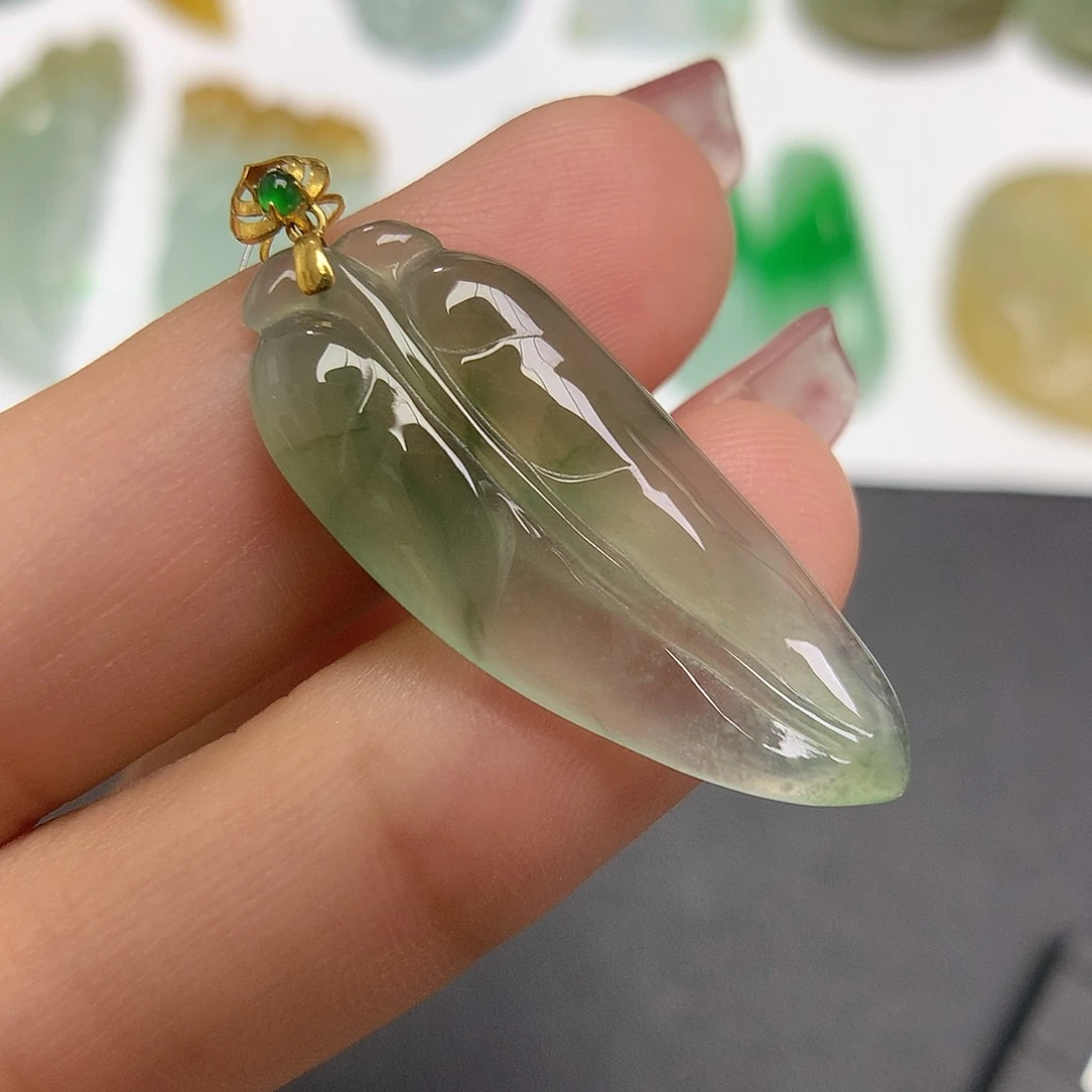 翡翠颈饰18K金镶嵌叶子